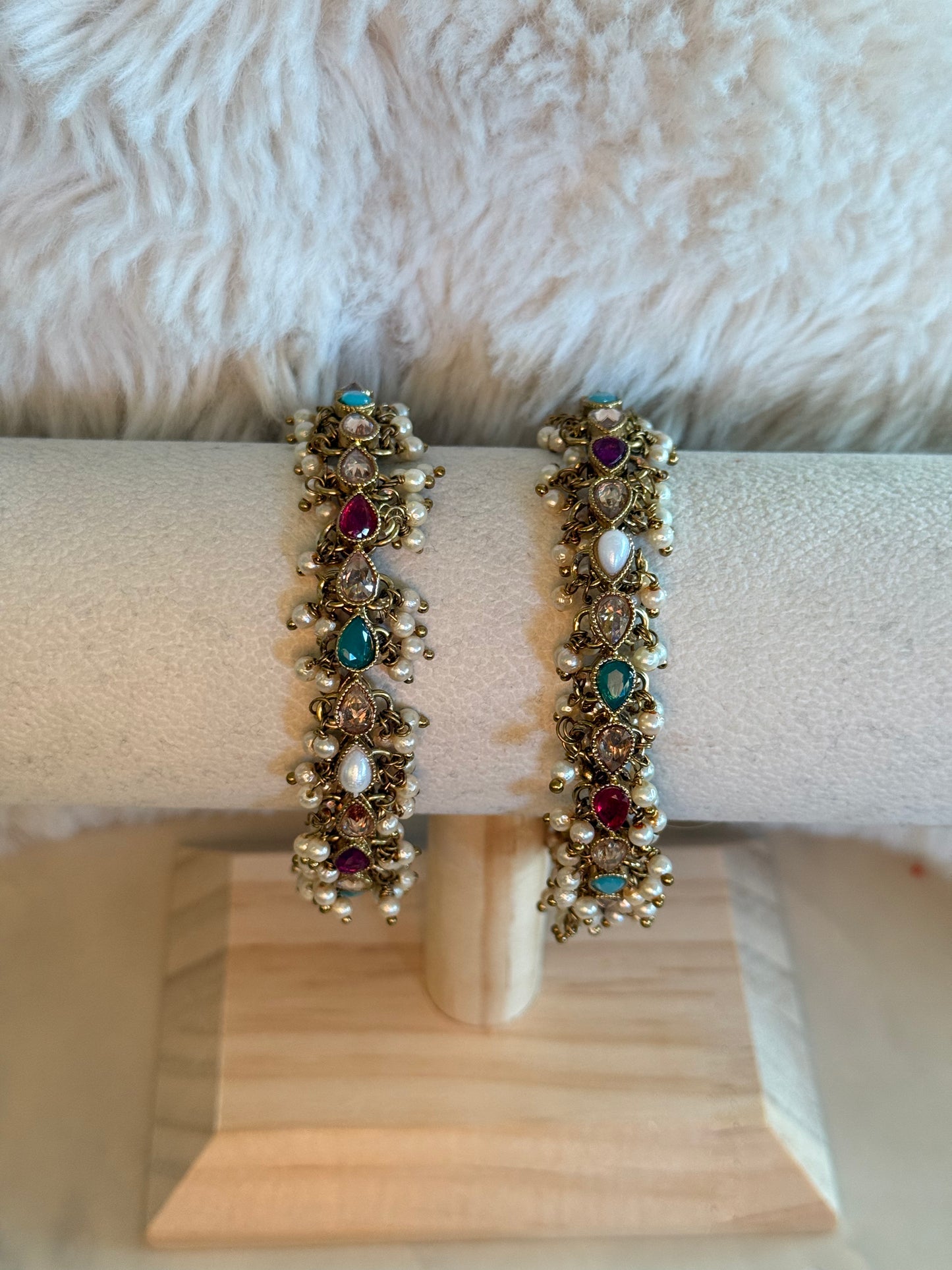 Raavi Bangles