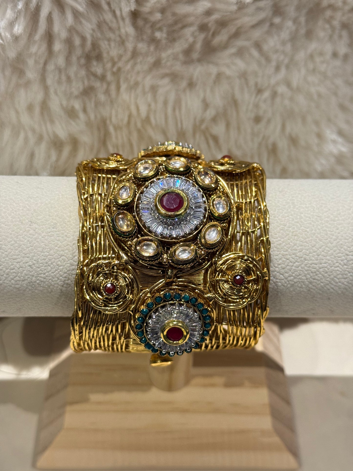 Sheena Bangle